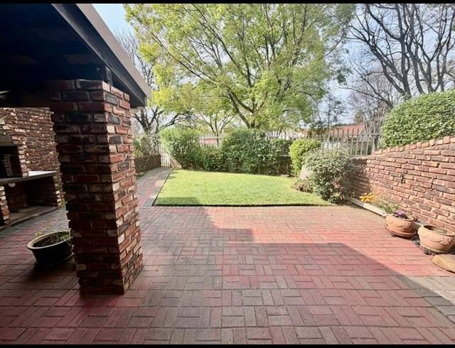 2 BEDROOM TOWNHOUSE FOR SALE IN FLORA GARDENS
